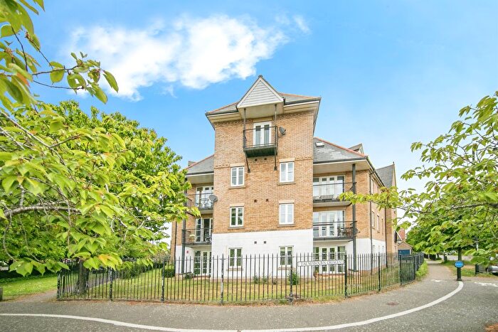 2 Bedroom Flat For Sale In Alnesbourn Crescent, Ipswich, IP3