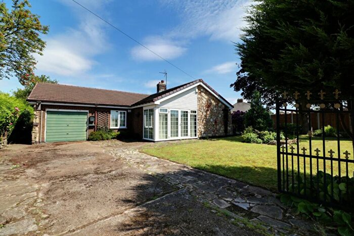 3 Bedroom Detached Bungalow For Sale In Doncaster Road, Westwoodside, DN9
