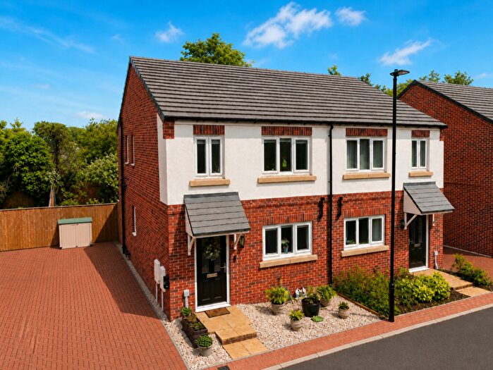 3 Bedroom Semi-Detached House For Sale In Fulwood Drive, Balby, Doncaster, DN4