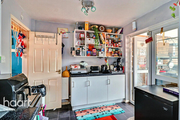 3 Bedroom Terraced House For Sale In Vicarage Road, Mickleover, DE3