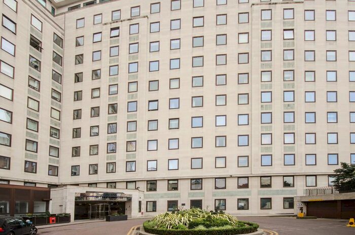 2 Bedroom Flat To Rent In Whitehouse Apartments, Waterloo, London, SE1