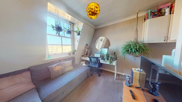 1 Bedroom Flat To Rent In Brunswick Square, Hove, BN3