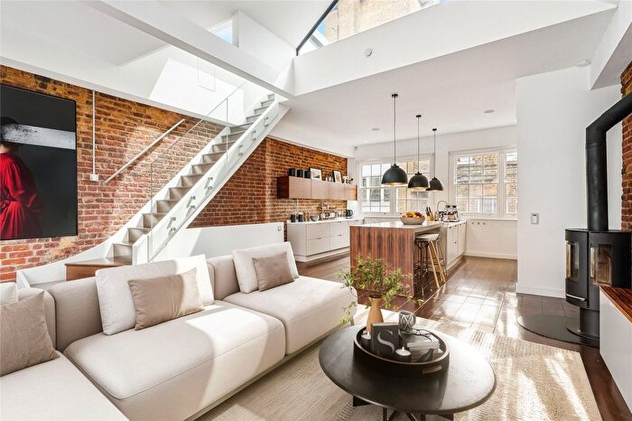 2 Bedroom Mews To Rent In Berners Mews, Fitzrovia, London, W1T