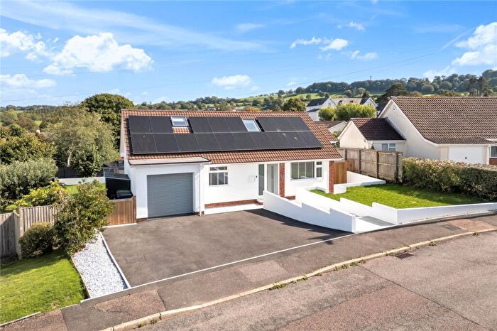 4 Bedroom Bungalow For Sale In Pine Grove, Honiton, Devon, EX14