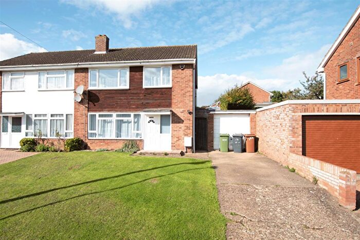 3 Bedroom Semi-Detached House To Rent In Henshaw Road, Wellingborough, NN8