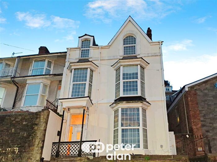 2 Bedroom Flat To Rent In Carlton Terrace, Swansea, SA1