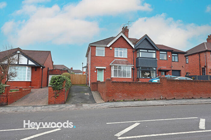 3 Bedroom Semi-Detached House For Sale In Dimsdale Parade West, Wolstanton, Newcastle-under-Lyme, Staffordshire, ST5