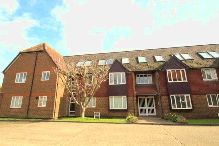 1 Bedroom Flat To Rent In Worthing Road, Wick, Littlehampton, West Sussex, BN17