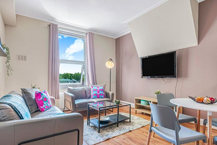 5 Bedroom House To Rent In Winstanley Terrace, Leeds, LS6