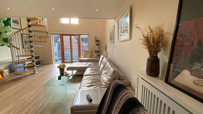 2 Bedroom Flat To Rent In Emperor Court, Canterbury Ref -, CT1