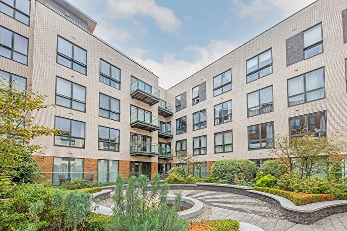 2 Bedroom Flat To Rent In Brewery Lane, Twickenham, TW1