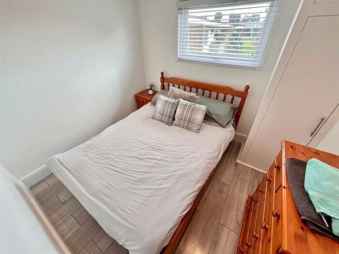 2 Bedroom Chalet For Sale In Florida Estate, Hemsby, Great Yarmouth, NR29