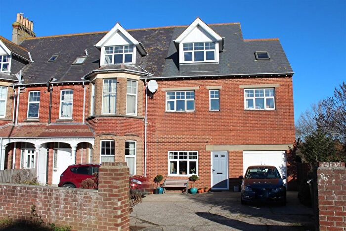2 Bedroom Maisonette To Rent In Melcombe Avenue, Weymouth, DT4