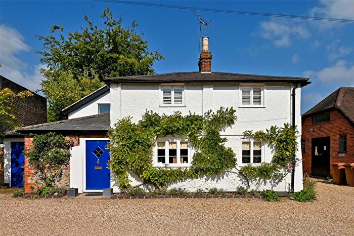 3 Bedroom Detached House To Rent In Bell Lane, Henley-on-Thames, Oxfordshire, RG9