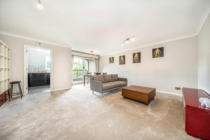 2 Bedroom Flat To Rent In Hooper Street, Aldgate, E1