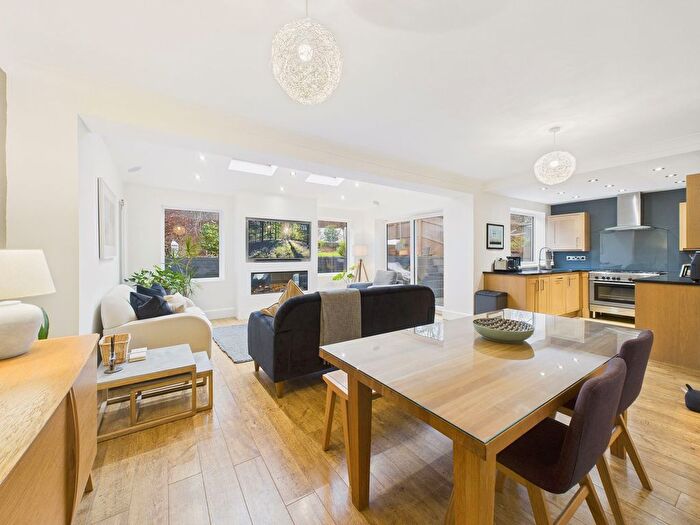 4 Bedroom Semi Detached House For Sale In Dartmouth Avenue, Low Fell, Gateshead, NE9