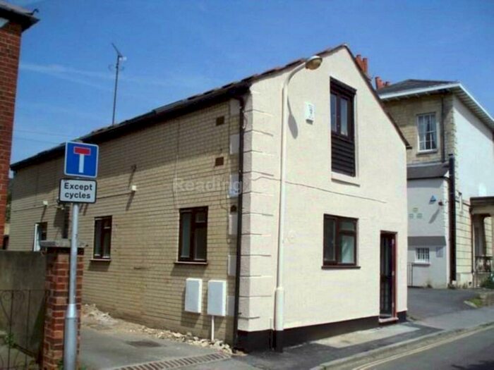 2 Bedroom Flat To Rent In Reading, Berkshire, RG1