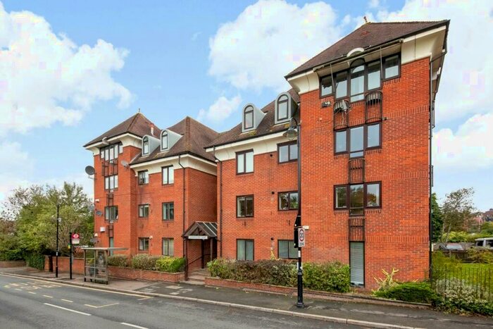 2 Bedroom Apartment To Rent In Chevening Road, Crystal Palace, SE19