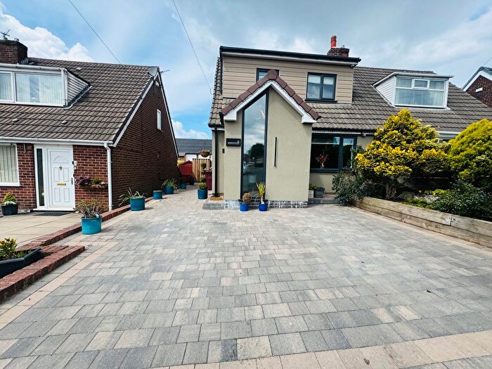 3 Bedroom Semi-Detached House For Sale In Blackhorse Avenue, Blackrod, Bolton, BL6