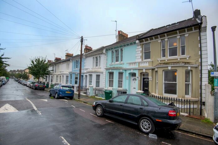 8 Bedroom Terraced House To Rent In Warleigh Road, Brighton, East Sussex, BN1