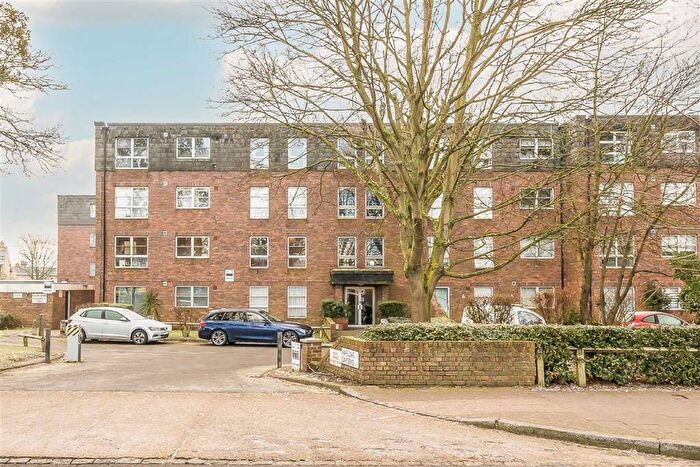 1 Bedroom Flat To Rent In Marlowe Gardens, London, SE9