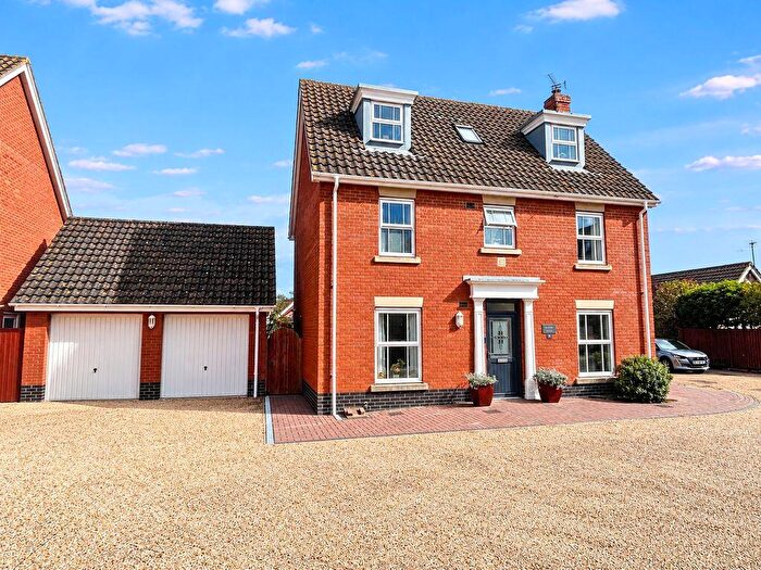 6 Bedroom Detached House For Sale In Paget Crescent, Gorleston, NR31