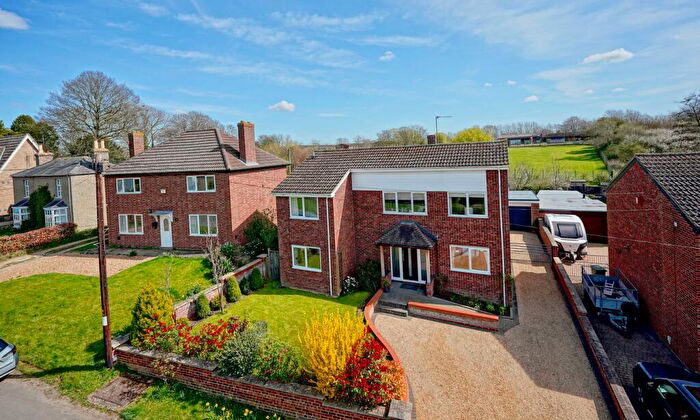 4 Bedroom Detached House For Sale In Church Way, Little Stukeley, Huntingdon, PE28