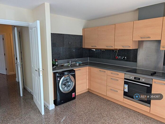 2 Bedroom Flat To Rent In King George Crescent, Wembley, HA0