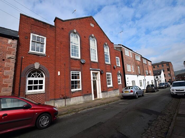 3 Bedroom Flat To Rent In Hatton Street, Macclesfield, SK11