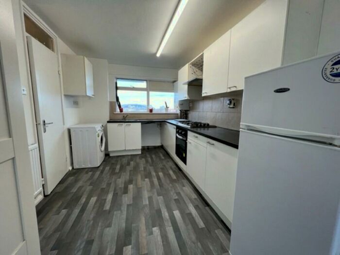 3 Bedroom Apartment To Rent In Reed Road, London, N17