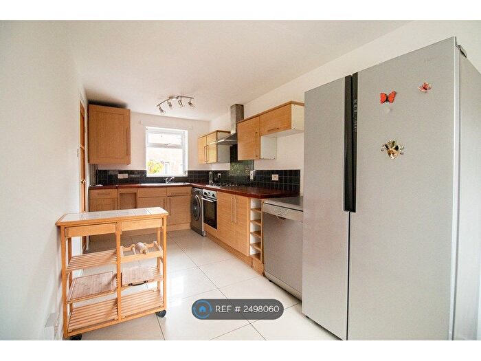 2 Bedroom Terraced House To Rent In Tudor Close, Leicester, LE3