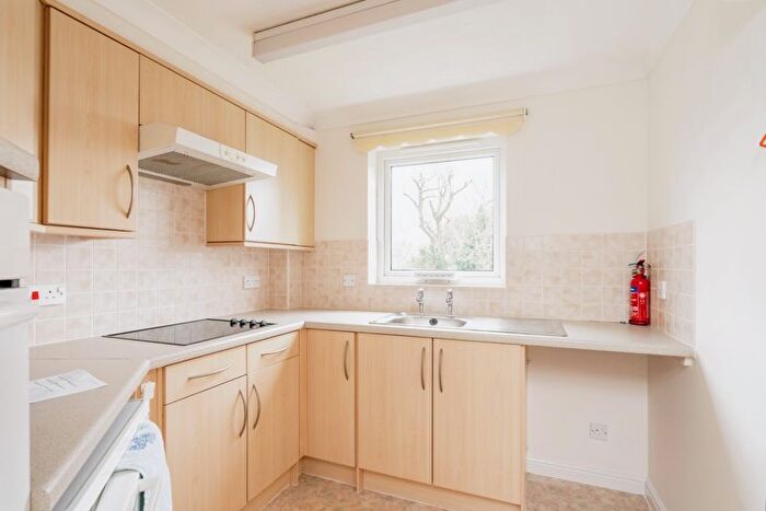 2 Bedroom Property For Sale In Byron Court, Chichester, PO19