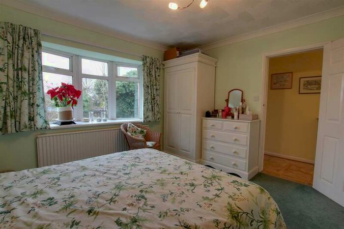 2 Bedroom Detached Bungalow For Sale In Station Road, Willoughby, LN13