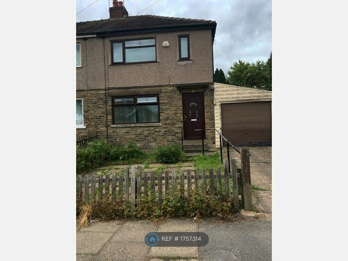 3 Bedroom Semi-Detached House To Rent In Watty Hall Road, Bradford, BD6