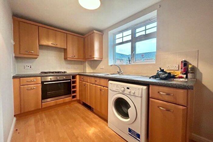 2 Bedroom Flat To Rent In Benny Hill Close, Eastleigh, SO50
