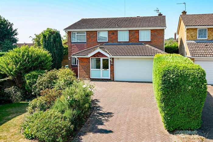 4 Bedroom Detached House For Sale In Kendale, Leverstock Green, Hemel Hempstead, Hertfordshire, HP3