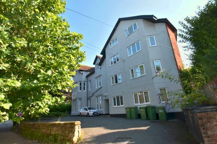 2 Bedroom Flat To Rent In De Cham Road, St. Leonards-On-Sea, TN37