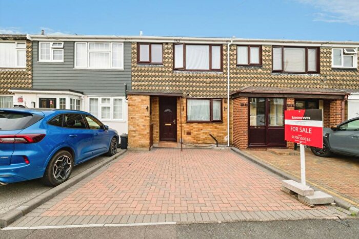 3 Bedroom Terraced House For Sale In Whybridge Close, Rainham, Essex, RM13