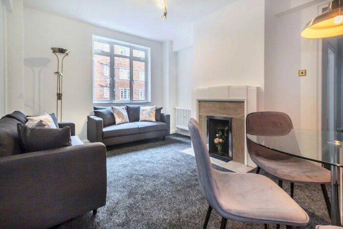 2 Bedroom Flat To Rent In Hammersmith Road, London, W6