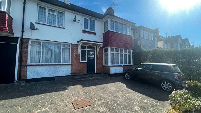 1 Bedroom Flat To Rent In Hadleigh Road, Leigh-on-Sea, SS9
