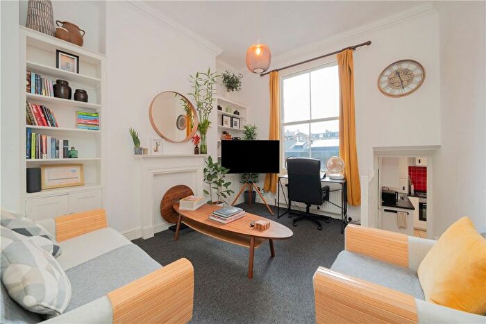 2 Bedroom Flat To Rent In Westbourne Park Road, Notting Hill, W11