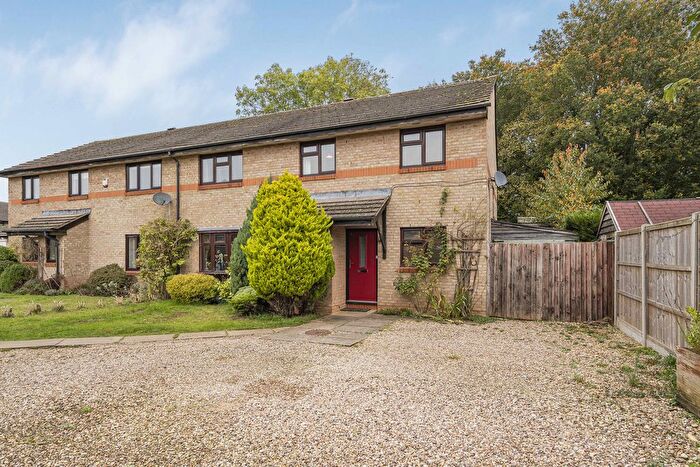 4 Bedroom Semi-Detached House For Sale In Horne Close, Caversfield, OX27