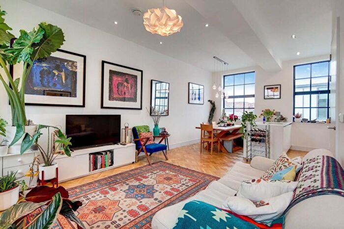 2 Bedroom Flat To Rent In Spa Road, Bermondsey, London, SE16