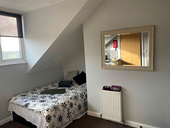 Studio To Rent In Flat, Irwin Approach, Halton, Leeds, LS15