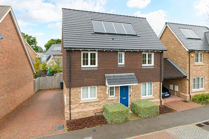 3 Bedroom Detached House To Rent In Horwood Way, Harrietsham, ME17