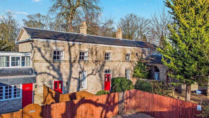 4 Bedroom Link Detached House For Sale In Bungay Road, Beccles, NR34