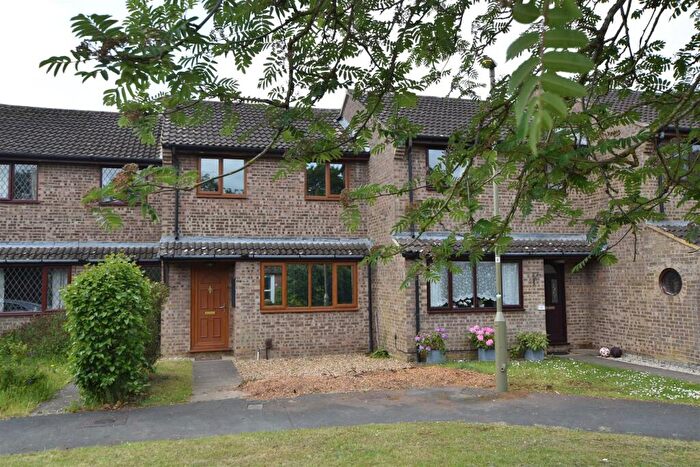 3 Bedroom Terraced House For Sale In Wear Road, Bicester, OX26