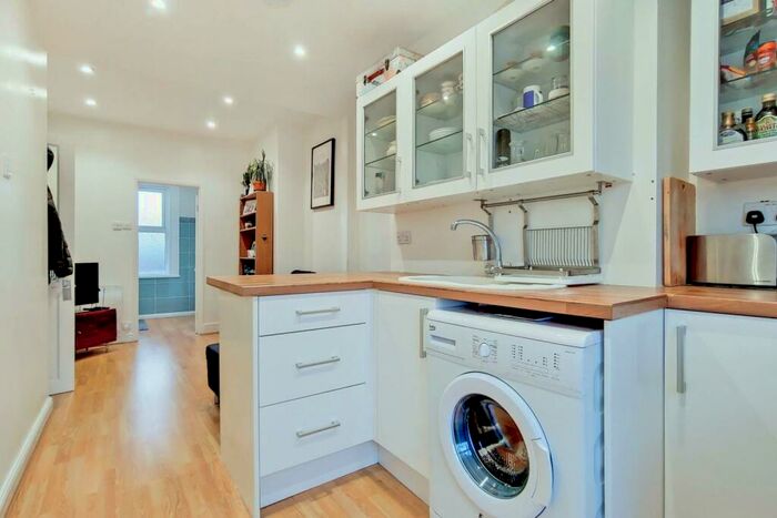 1 Bedroom Flat To Rent In Barking Road, Plaistow, London, E13