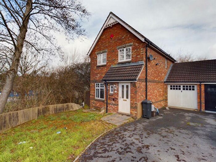 3 Bedroom Link Detached House To Rent In Shaw Gardens, Whitchurch, BS14