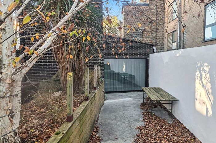 2 Bedroom Flat For Sale In A Rainham Road, Kensel Green, London, NW10